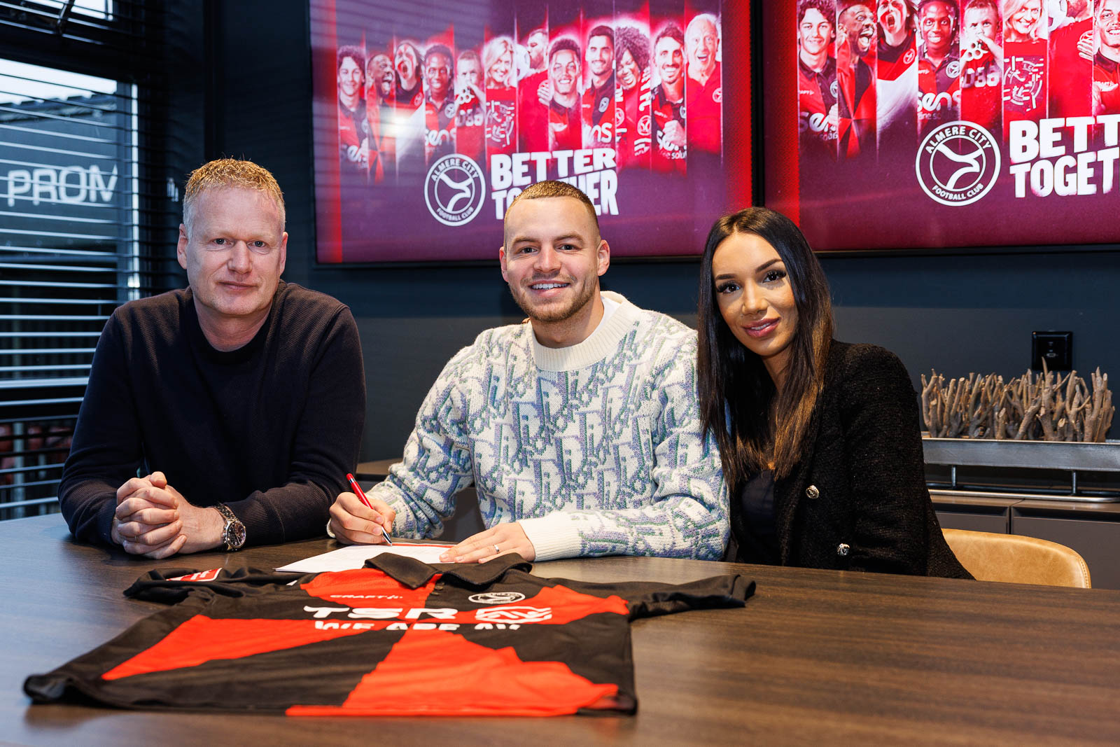 Almere City FC trekt transfervrije Belg Milan Corryn vast