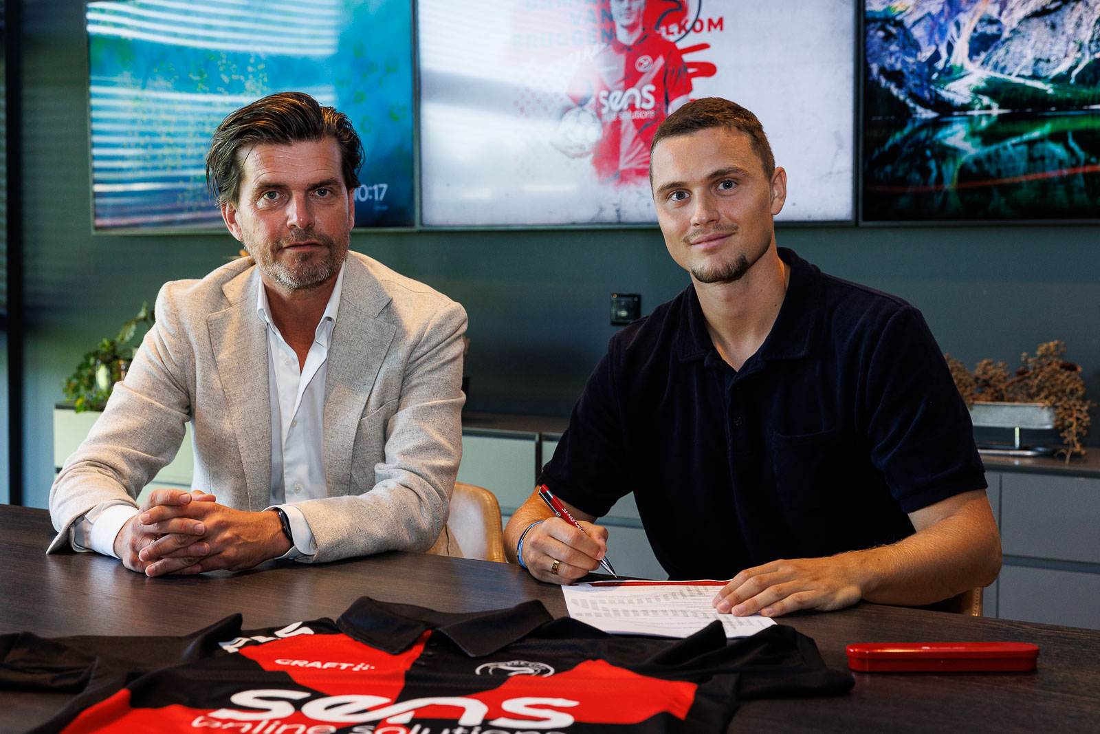 Almere City FC haalt Damian van Bruggen na 11 jaar weer naar Almere