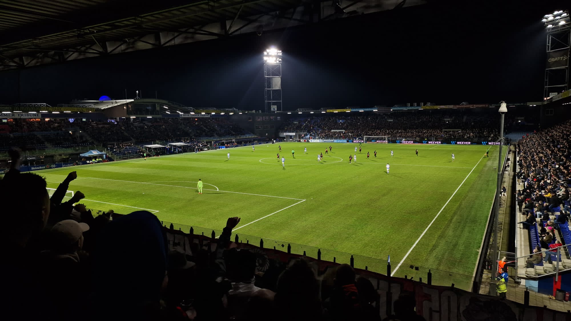 Almere City FC verliest met 10-tal eerste wedstrijd van 2023 van PEC Zwolle