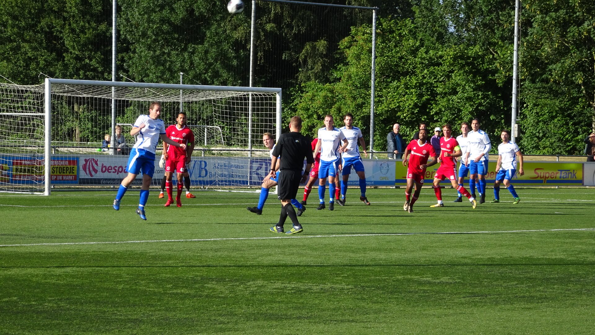 Almere City FC wint ook tweede oefenduel: 10-0