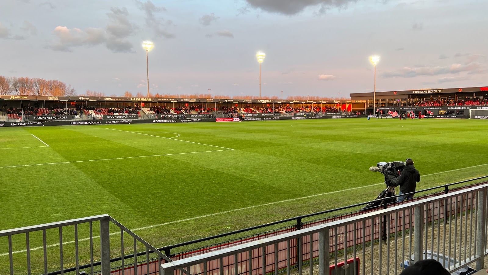 Almere City FC dendert door in vierde periode en wint met gemak van Excelsior